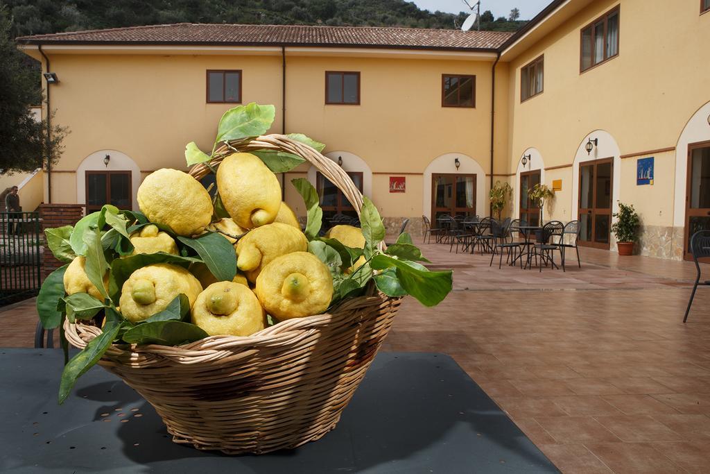 Agriturismo Villa Orchidea Ali Terme Exterior foto